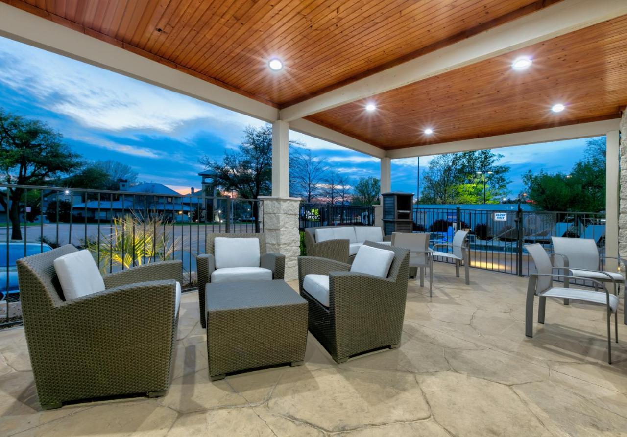 Holiday Inn Express & Suites - Dallas Park Central Northeast By Ihg Extérieur photo
