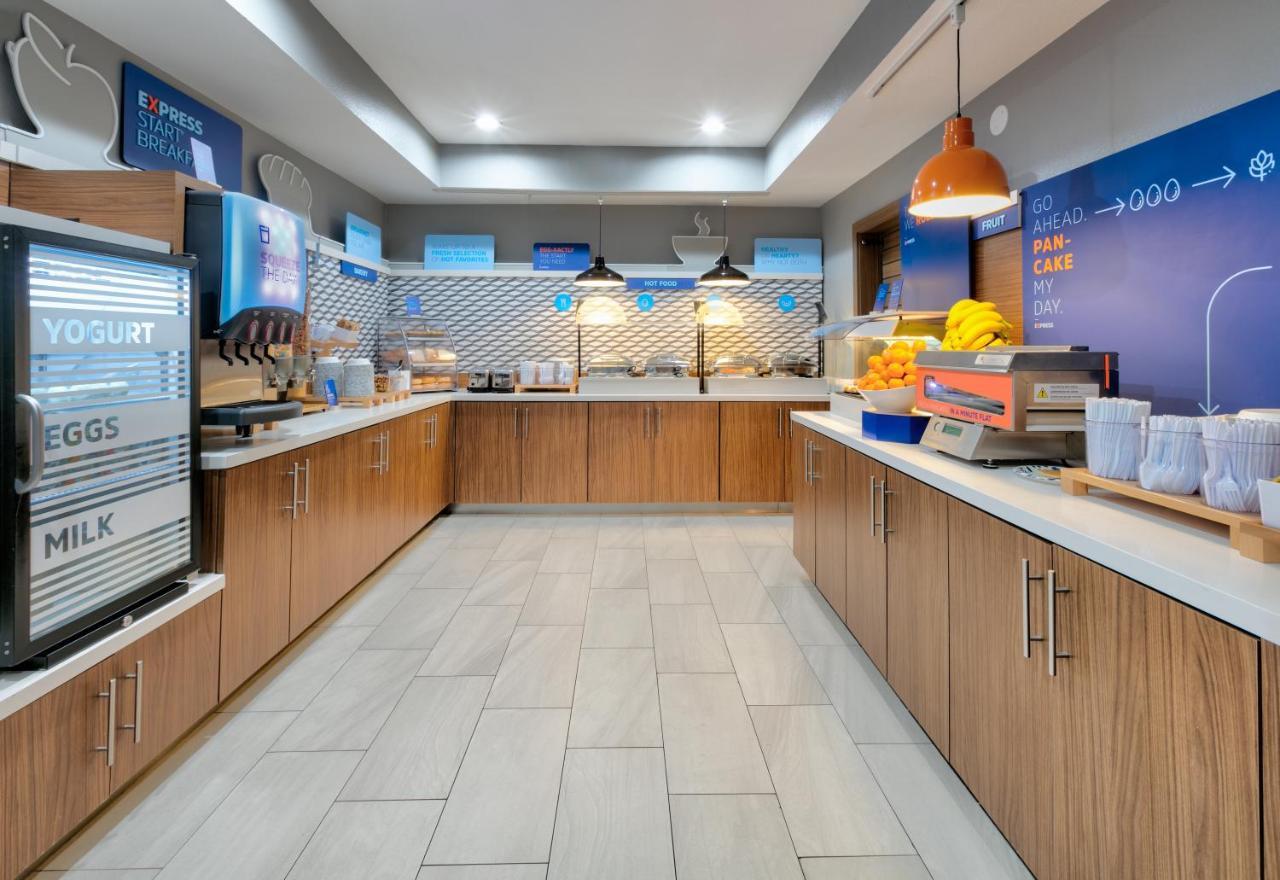 Holiday Inn Express & Suites - Dallas Park Central Northeast By Ihg Extérieur photo