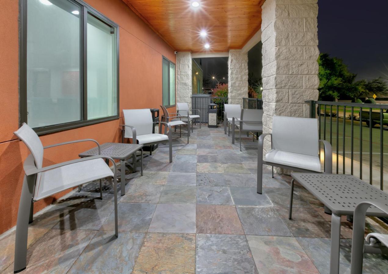 Holiday Inn Express & Suites - Dallas Park Central Northeast By Ihg Extérieur photo
