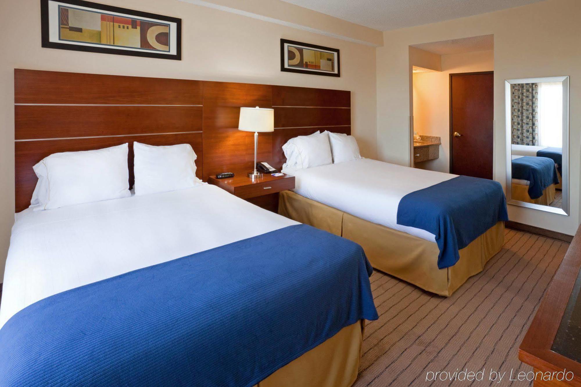 Holiday Inn Express & Suites - Dallas Park Central Northeast By Ihg Chambre photo