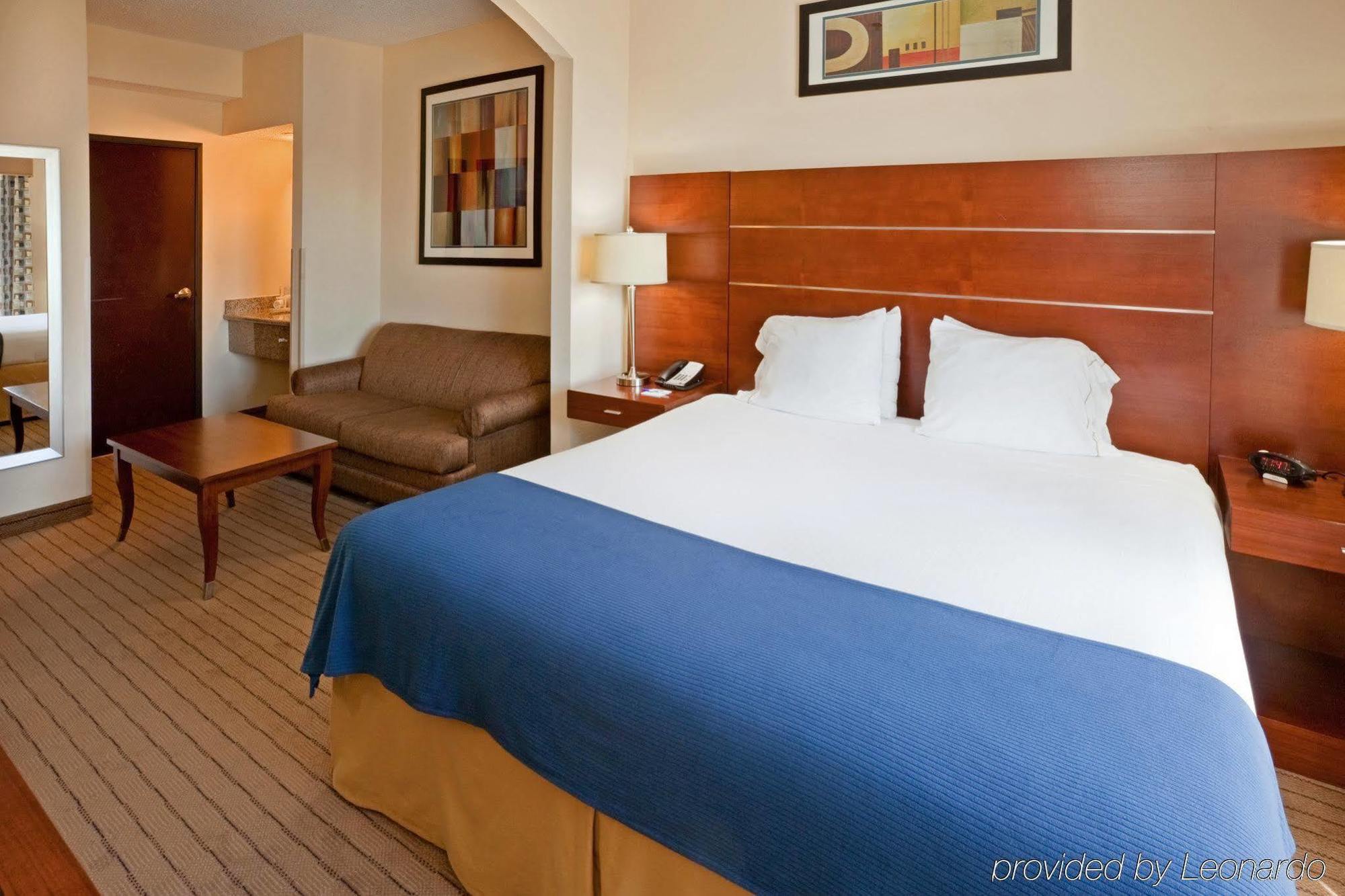 Holiday Inn Express & Suites - Dallas Park Central Northeast By Ihg Chambre photo
